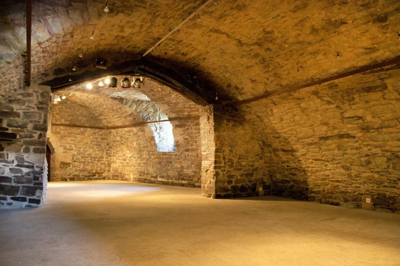 Chateau De Latour Sur Sorgue Apartment